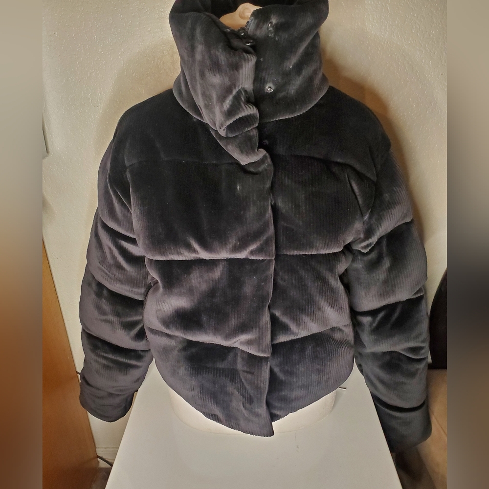 Alo yoga ribbed velour gold rush puffer